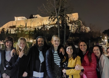 Pod Akropolem w Atenach